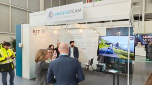 Eider Mendoza, Diputada General de Gipuzkoa en el stand de BasqueCCAM